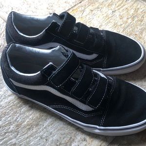 Men size 10 1/2 black and white vans Velcro!